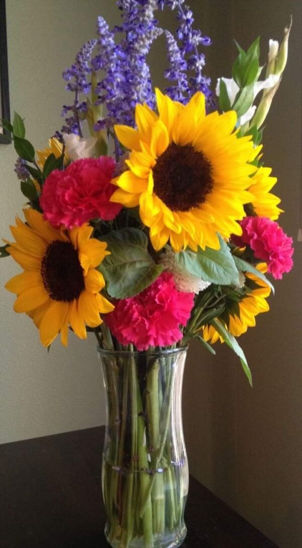 Sunflowers Glass Vase Arrangement - Image 4